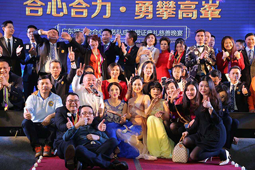 云顶国际为希望小学捐献无电照明系统